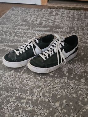 Nike Kids Black and White Low-Top Sneakers
